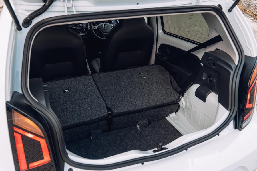 Багажник Volkswagen e-up! 2020 года  (UK) (фото 6 из 40)